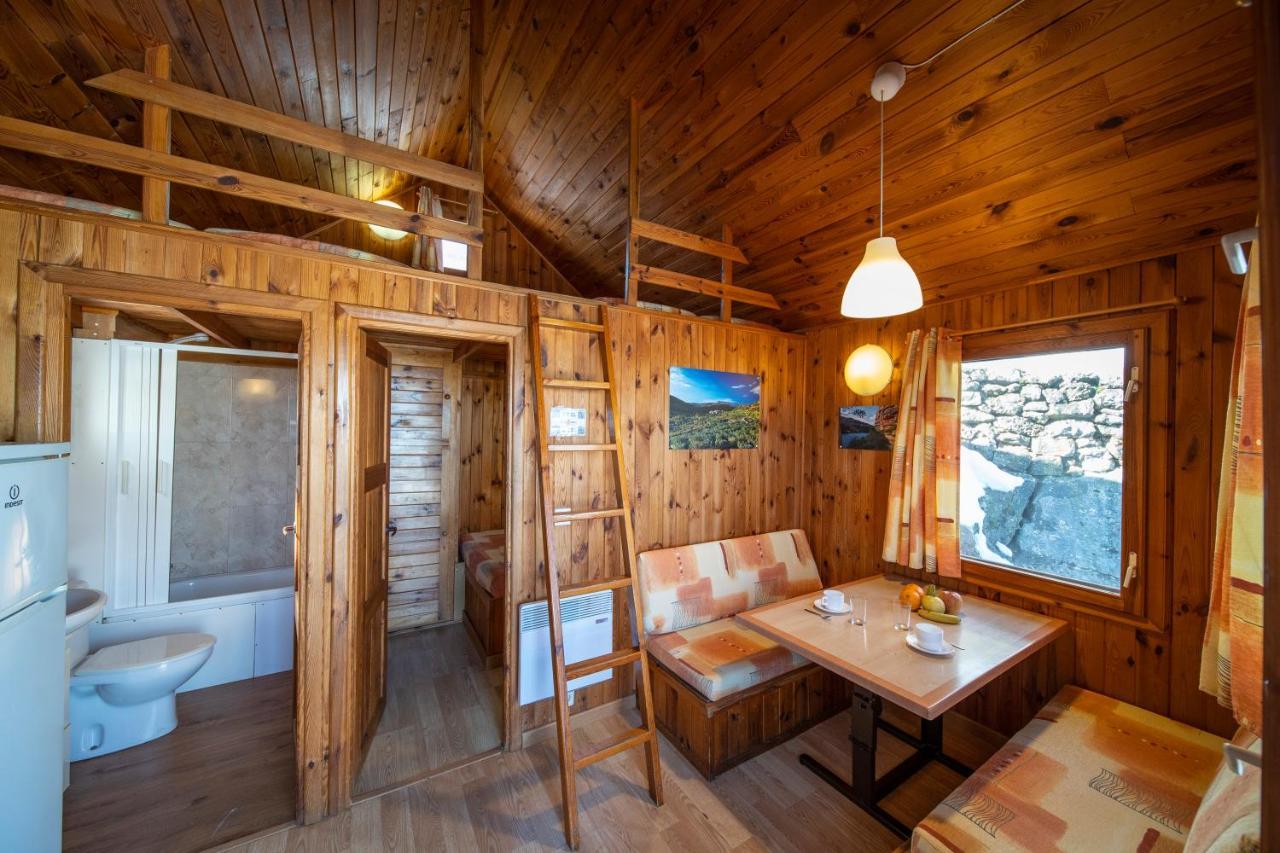 Camping Bungalow Serra De Prades Resort Vilanova de Prades Esterno foto