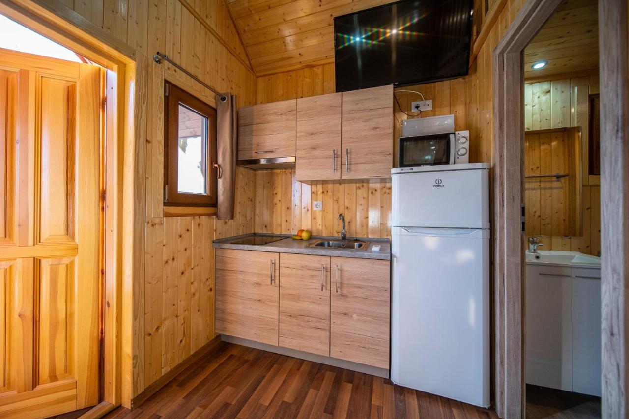 Camping Bungalow Serra De Prades Resort Vilanova de Prades Esterno foto