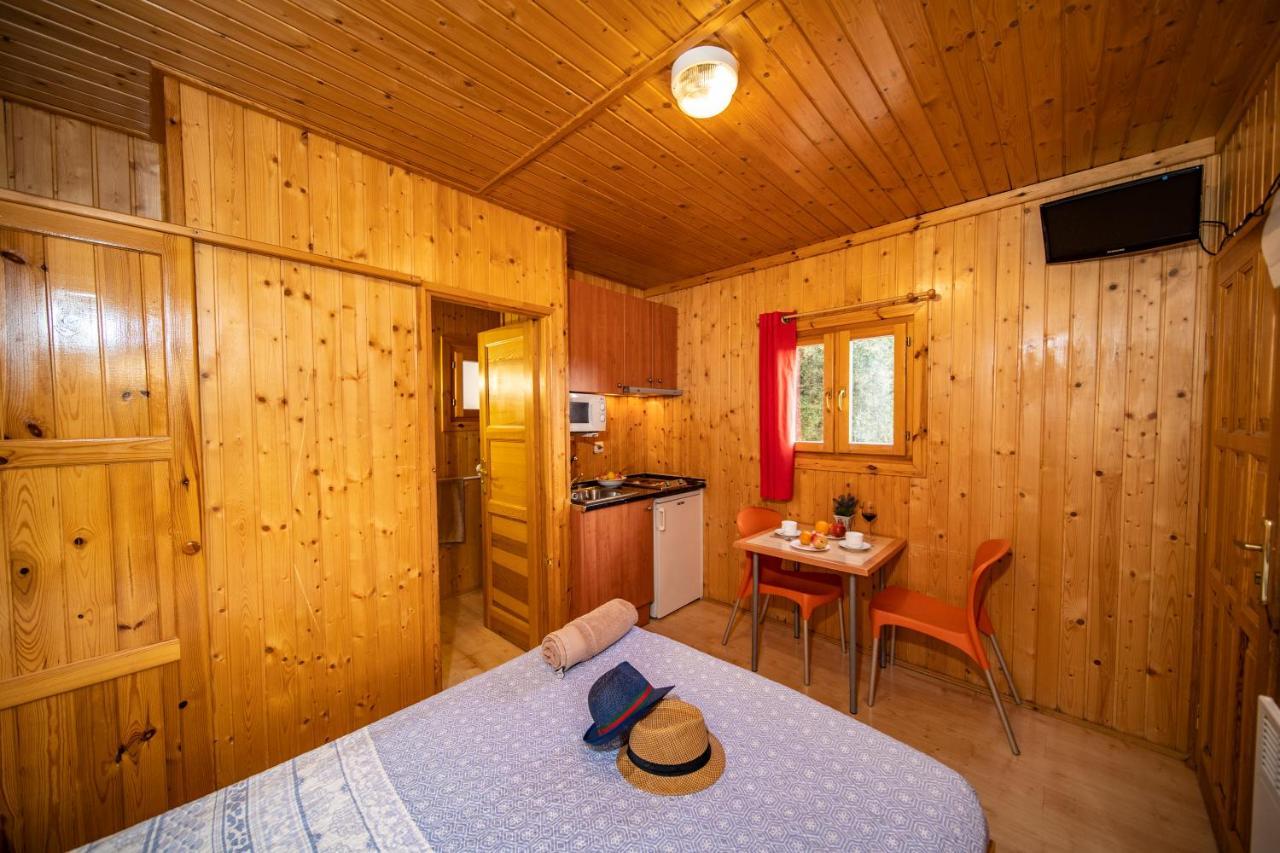Camping Bungalow Serra De Prades Resort Vilanova de Prades Esterno foto