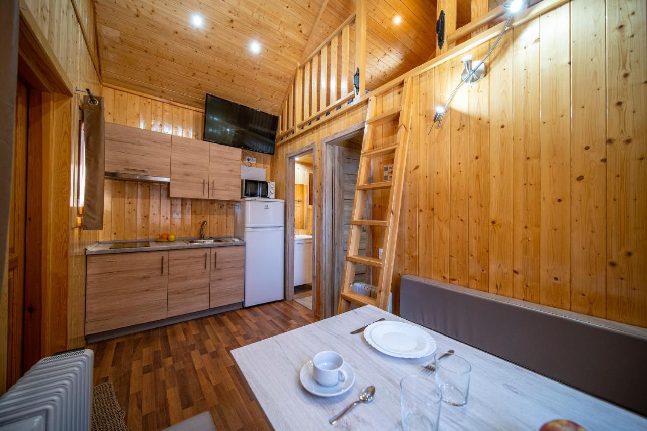 Camping Bungalow Serra De Prades Resort Vilanova de Prades Esterno foto