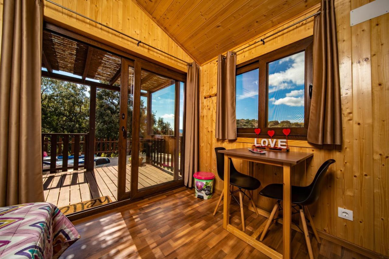 Camping Bungalow Serra De Prades Resort Vilanova de Prades Esterno foto