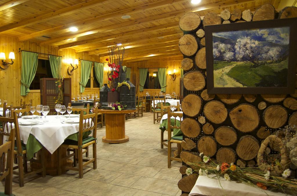 Camping Bungalow Serra De Prades Resort Vilanova de Prades Esterno foto