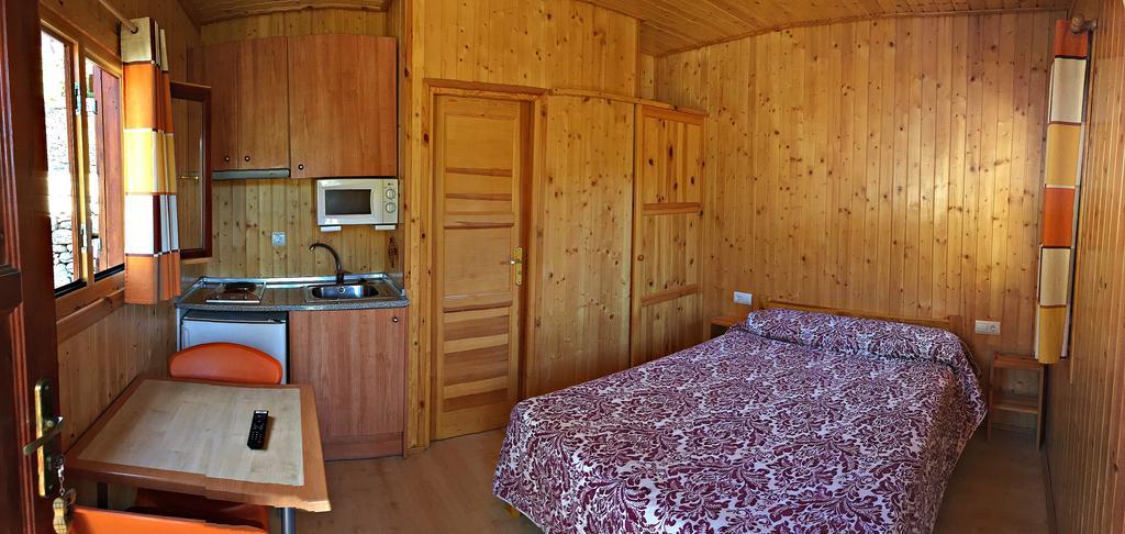 Camping Bungalow Serra De Prades Resort Vilanova de Prades Esterno foto