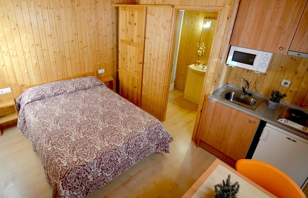 Camping Bungalow Serra De Prades Resort Vilanova de Prades Esterno foto