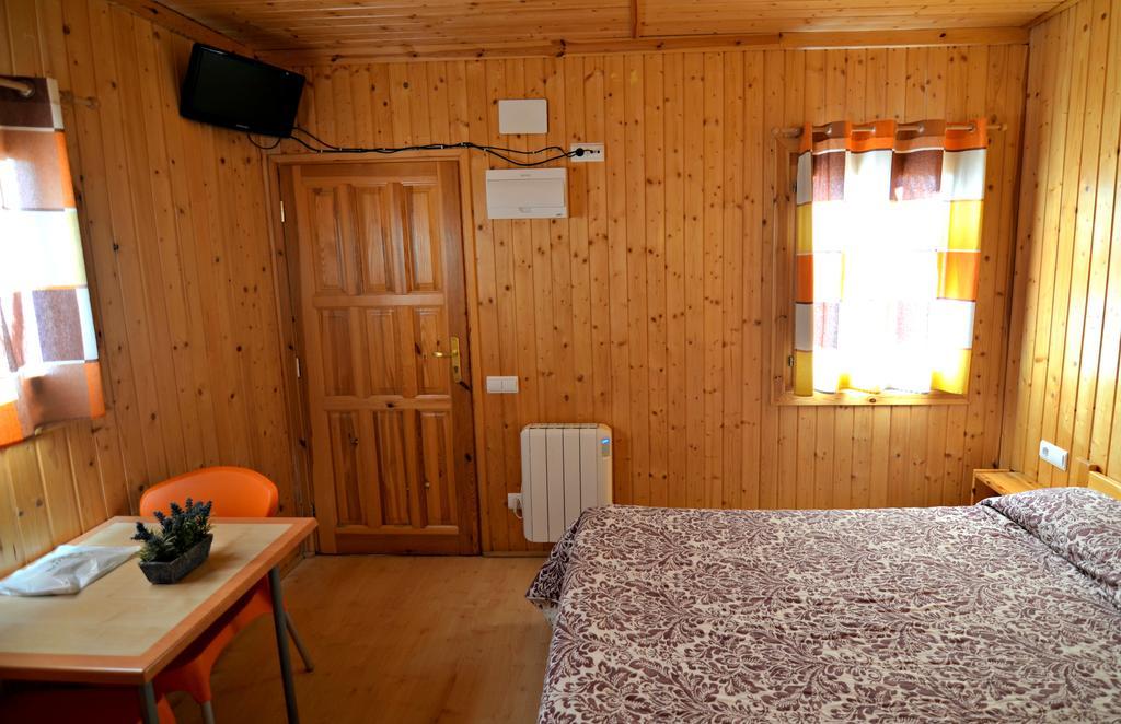 Camping Bungalow Serra De Prades Resort Vilanova de Prades Esterno foto