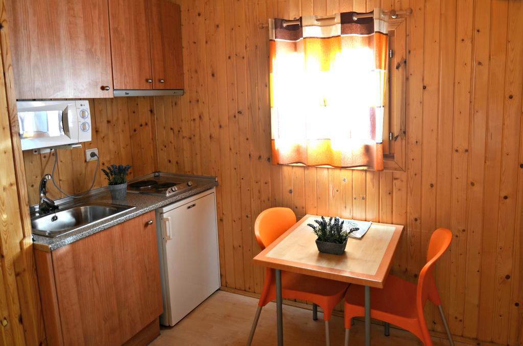 Camping Bungalow Serra De Prades Resort Vilanova de Prades Esterno foto