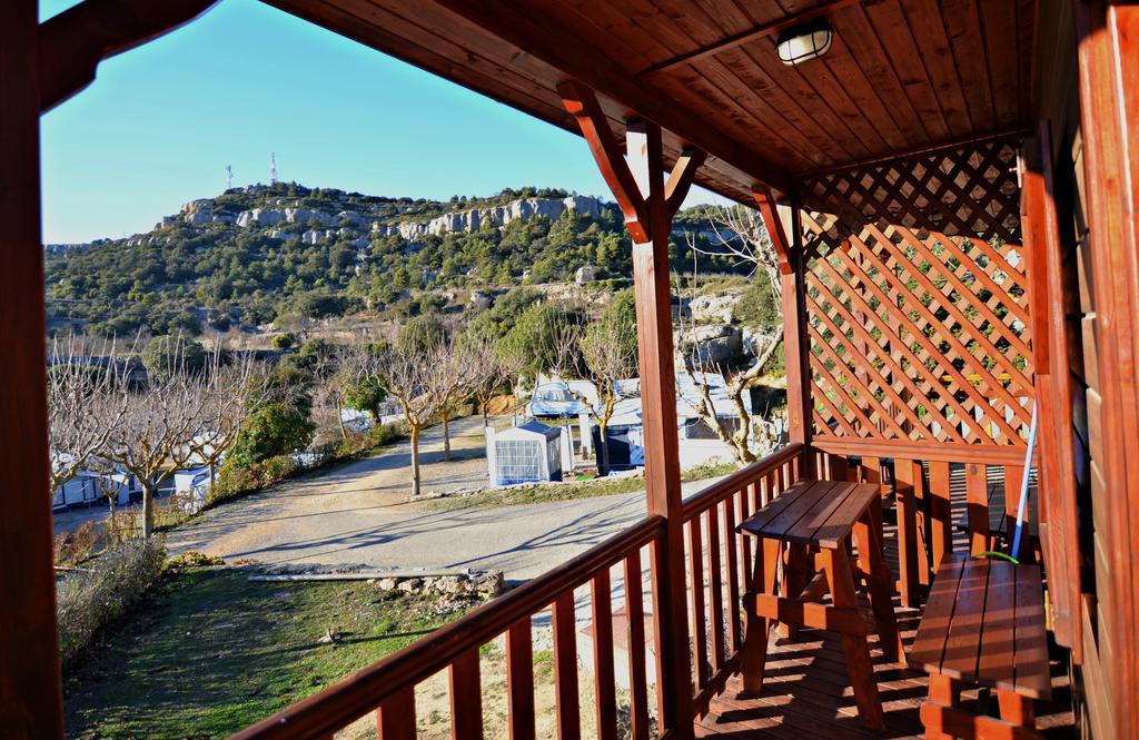 Camping Bungalow Serra De Prades Resort Vilanova de Prades Esterno foto